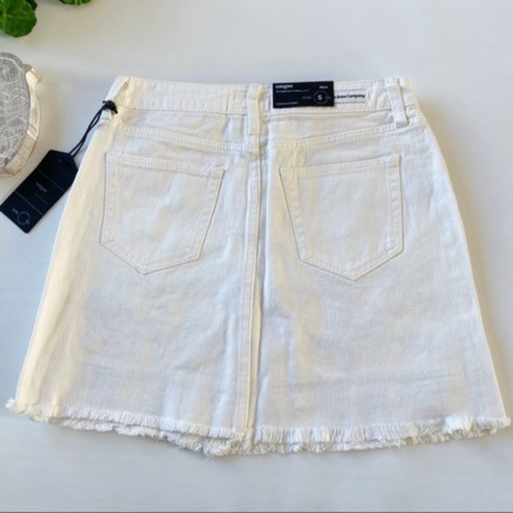 Umgee | Embroidered Floral White Denim Mini Skirt High Waisted Pockets Frayed - Picture 10 of 13
